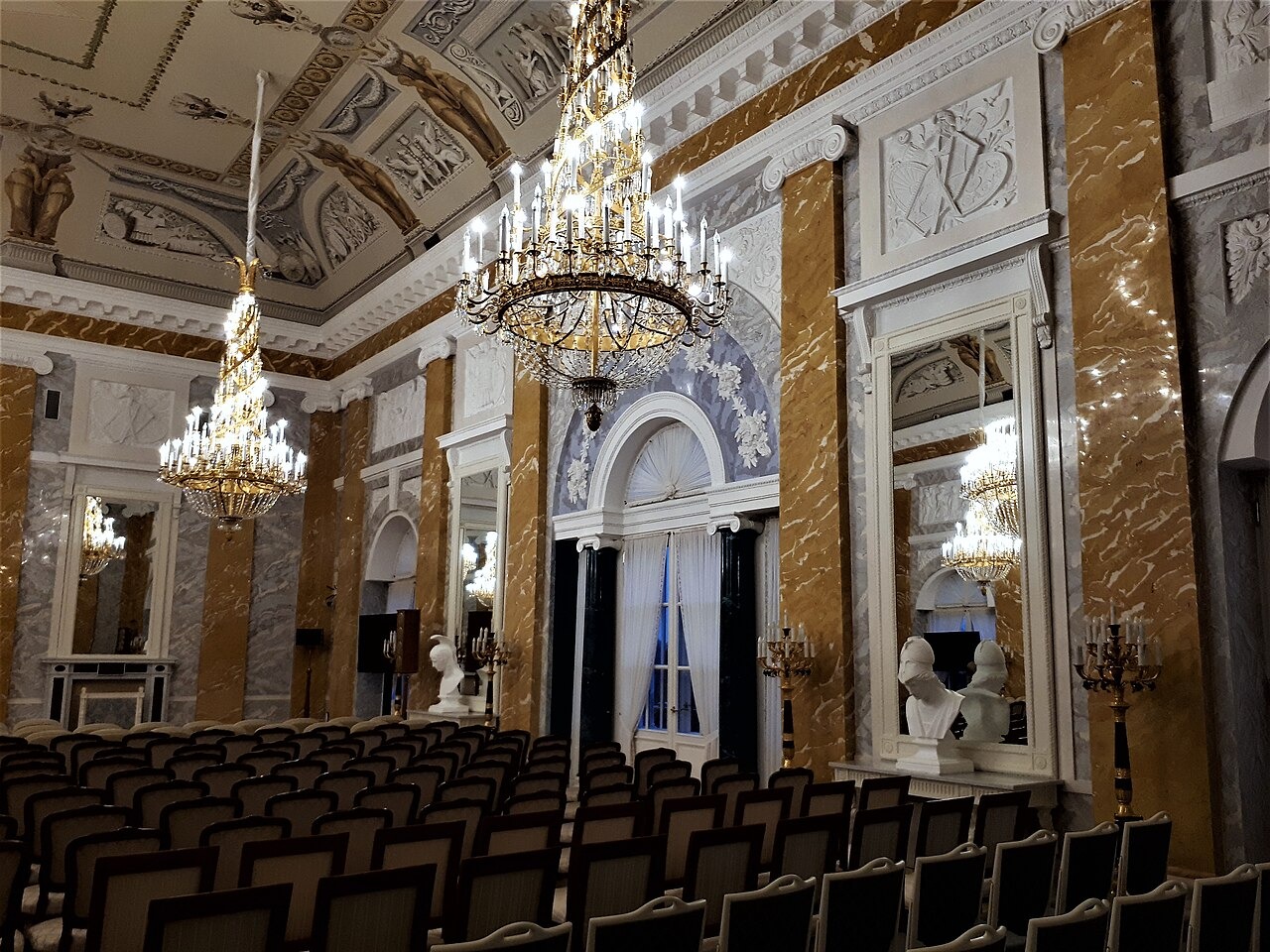 File photo: File photograph of the Marble Hall inside Constantine Palace in Strelna, St. Petersburg, photographed in 2019. Illustrative context; not a photograph of the reported event.