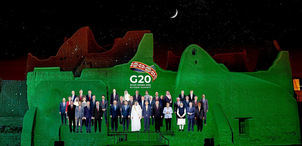 File photo: World leaders, including French President Emmanuel Macron and Saudi Arabia's King Salman, pose for a group photograph at a G20 summit. Illustrative context; not a photograph of the reported event.