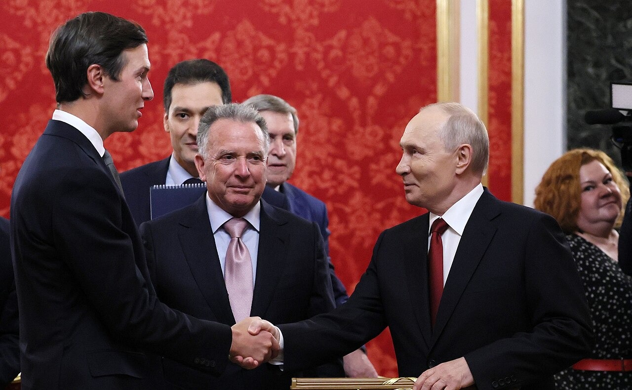 File photo: File photograph of Russian President Vladimir Putin shaking hands with Jared Kushner. Illustrative context; not a photograph of the reported event.