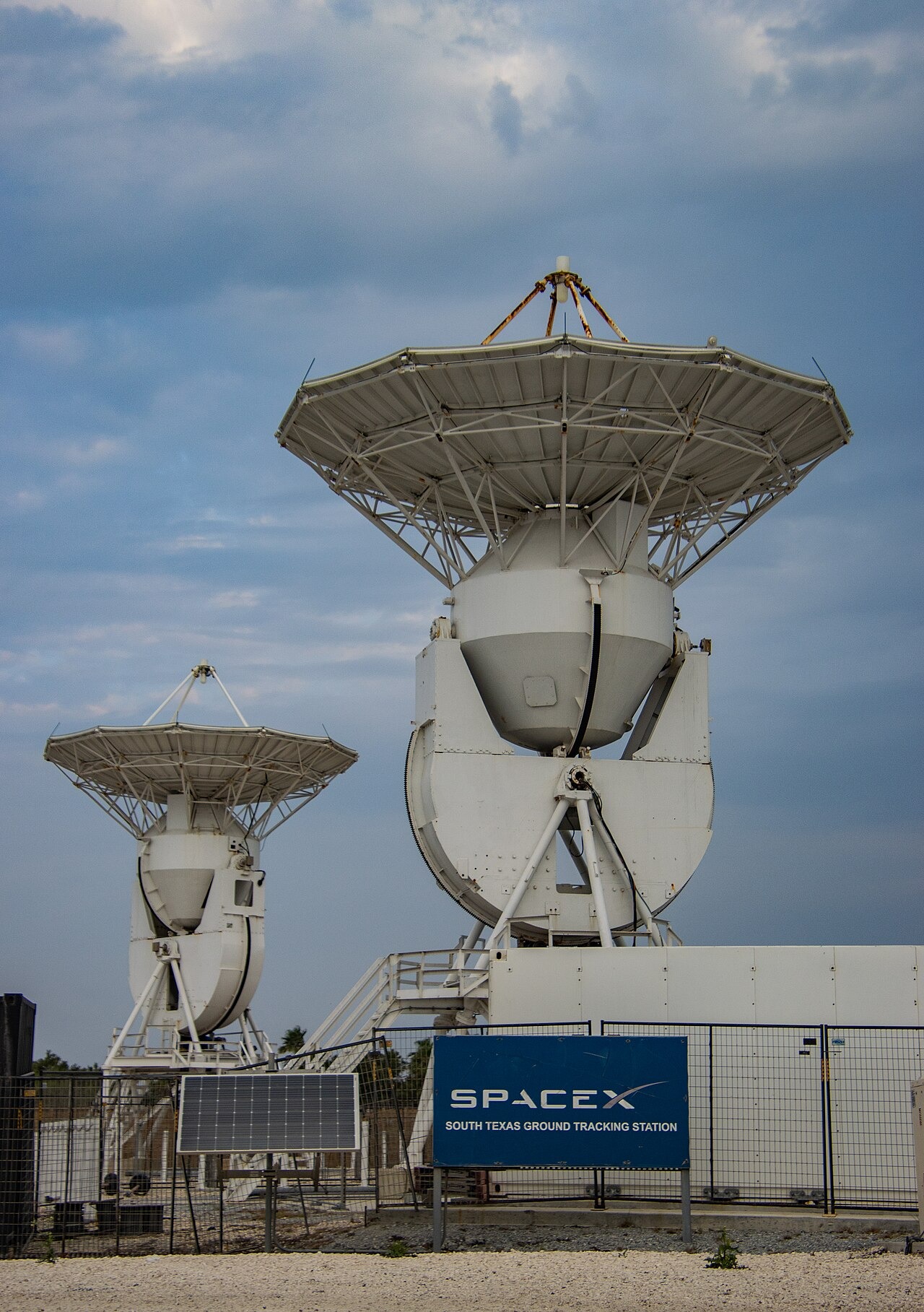 File photo: File photo of SpaceX ground tracking dishes at a facility in Boca Chica, Texas, photographed March 13, 2023. Illustrative context; not a photograph of the reported event.